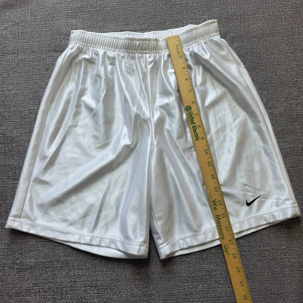 Nike Athletic Shorts Boys Large 14/16 White Light Weight
